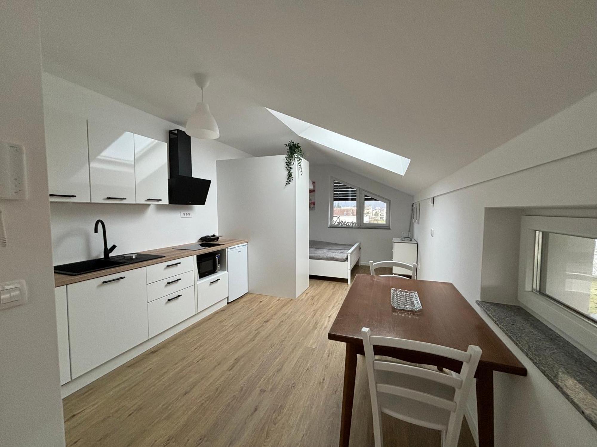 Apartmaji Cepon Liubliana Exterior foto